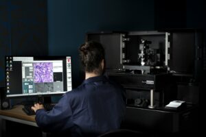 SFO_gaelle-brevalle_microscope-BondXplorer-b99fe5d26e1dba478c56cda6a33ea840