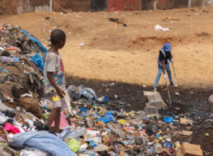 SFV-Institut-Pasteur-de-Guinee_Malick-Conte_-Meme-sales-ces-eaux-c0580cca658d4a596e9c67e6447300b1